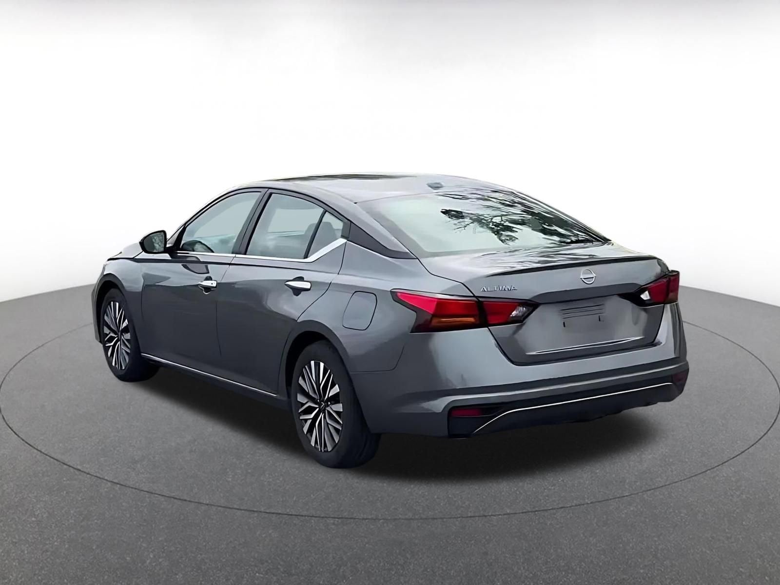 Thumbnail: 2025 Nissan Altima - 11