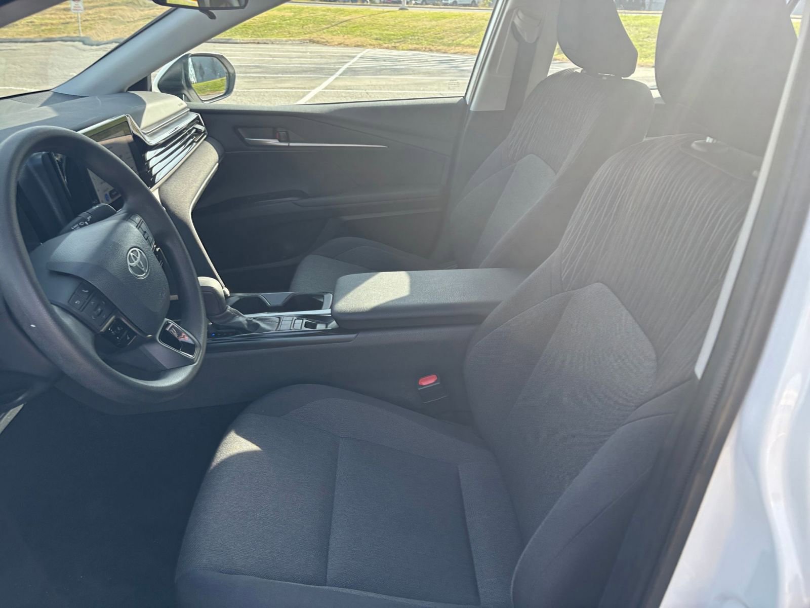 Thumbnail: 2025 Toyota Camry - 25