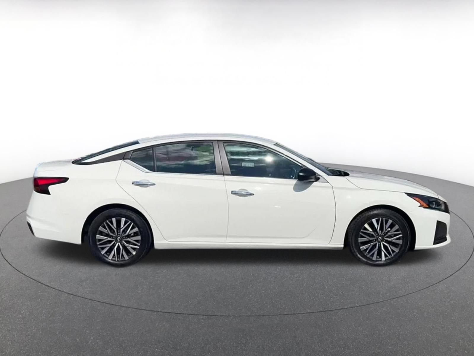 Thumbnail: 2025 Nissan Altima - 16