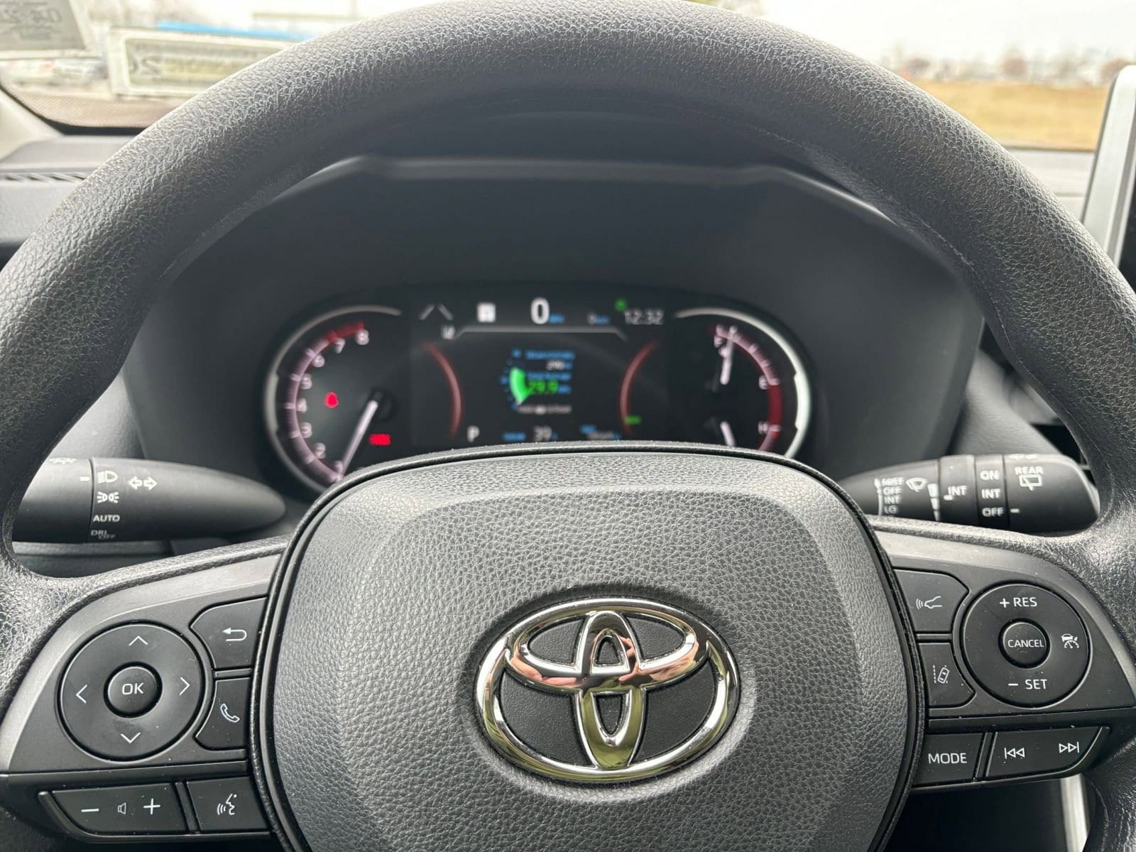 Thumbnail: 2025 Toyota RAV4 - 28