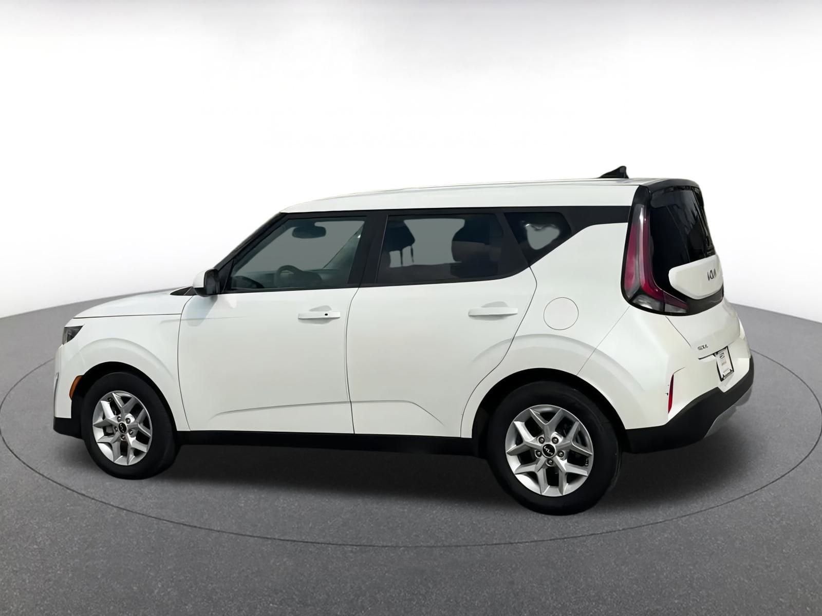 Thumbnail: 2023 Kia Soul - 10