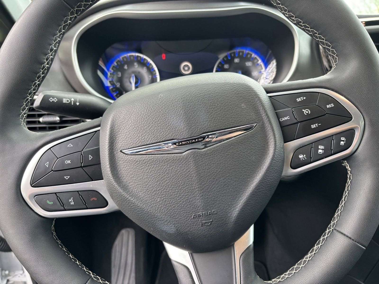 Thumbnail: 2025 Chrysler Pacifica - 30