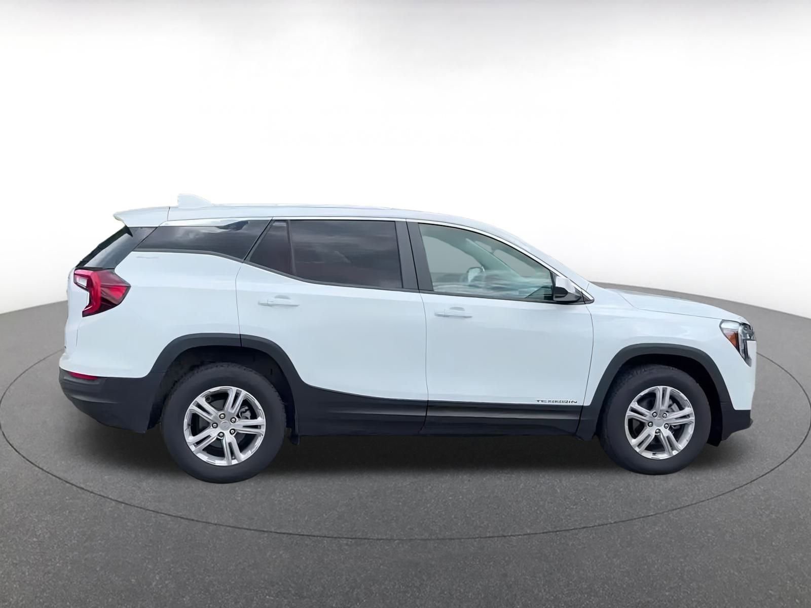 Thumbnail: 2024 GMC Terrain - 16