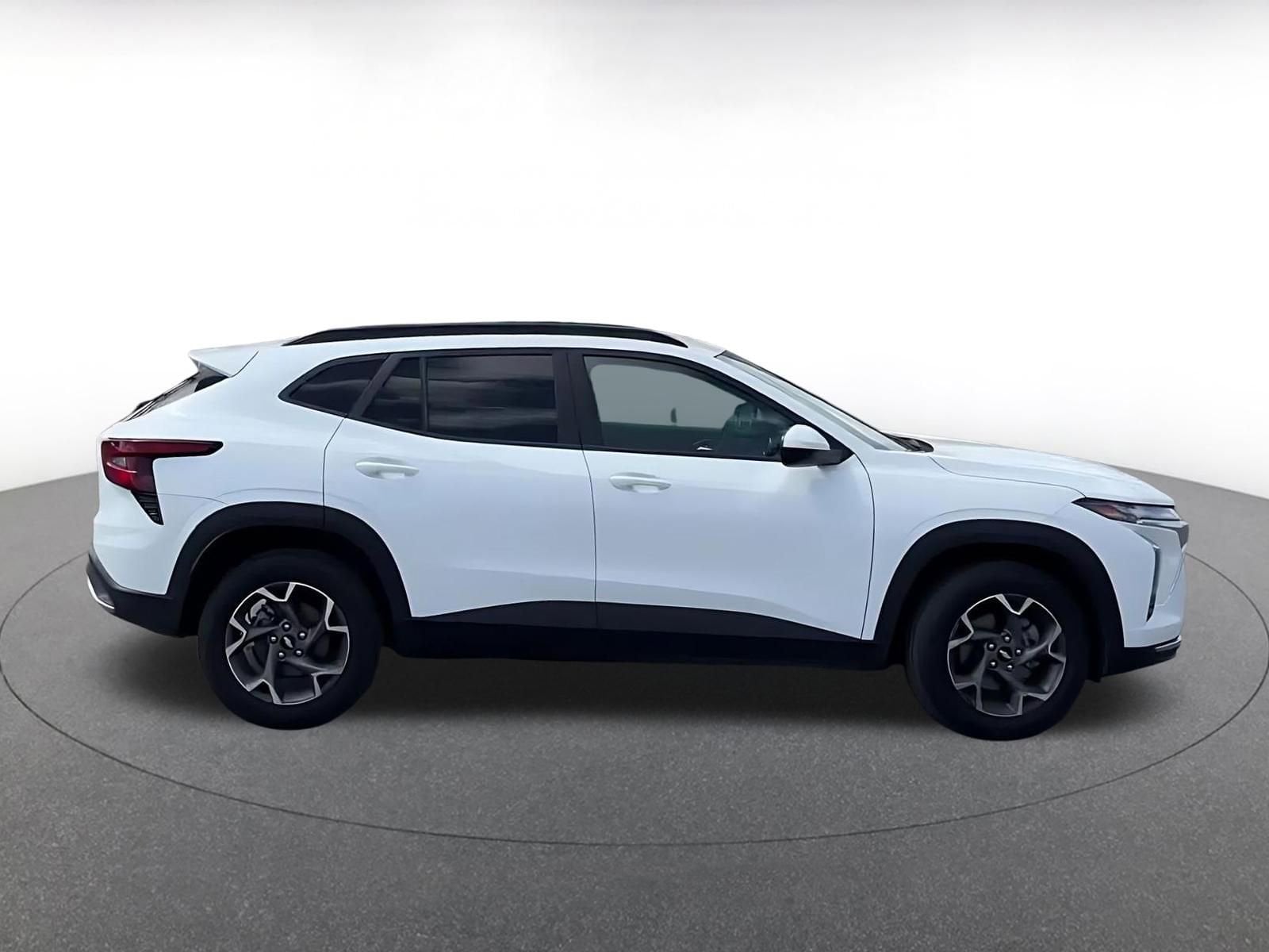 Thumbnail: 2025 Chevrolet Trax - 16