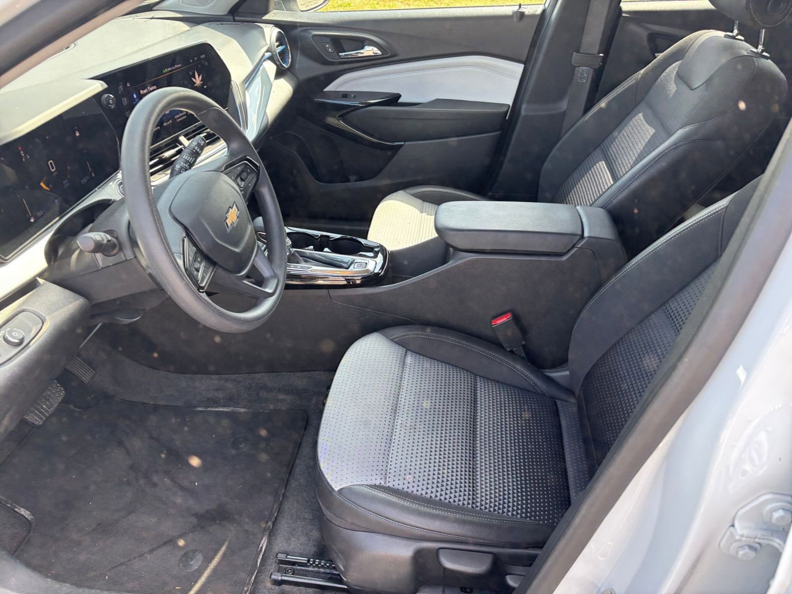 Thumbnail: 2025 Chevrolet Trax - 25