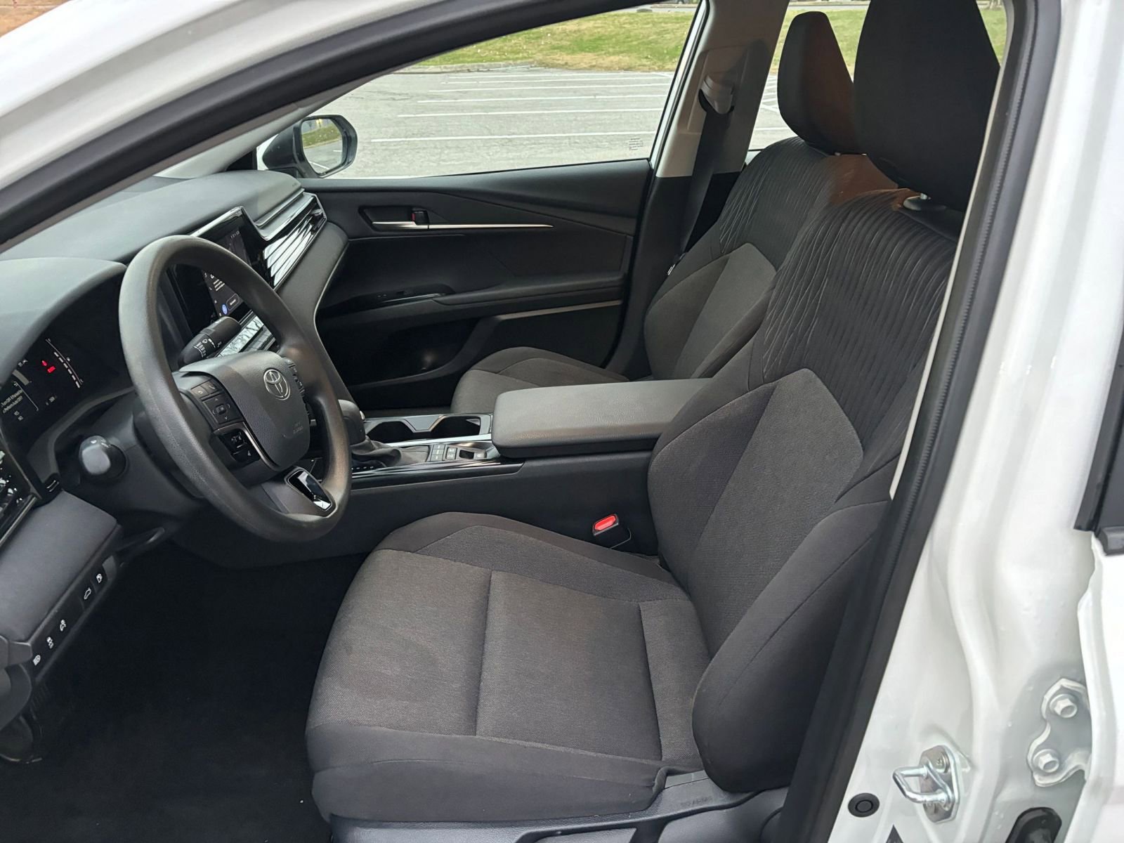 Thumbnail: 2025 Toyota Camry - 25