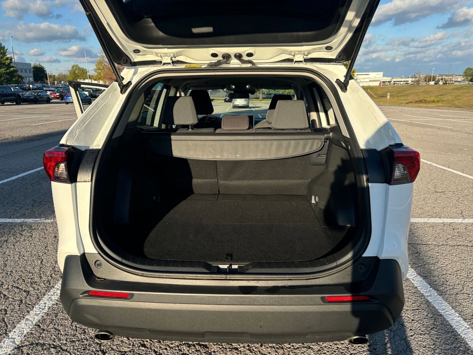 Thumbnail: 2025 Toyota RAV4 - 31