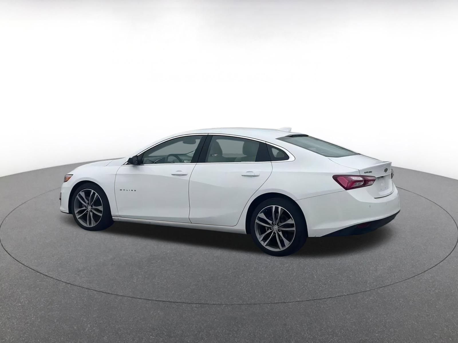 Thumbnail: 2024 Chevrolet Malibu - 10