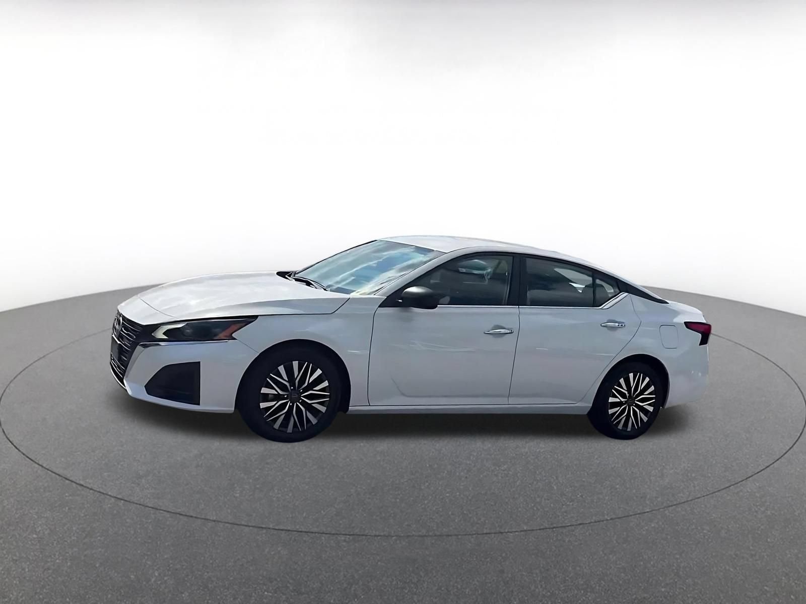 Thumbnail: 2025 Nissan Altima - 8