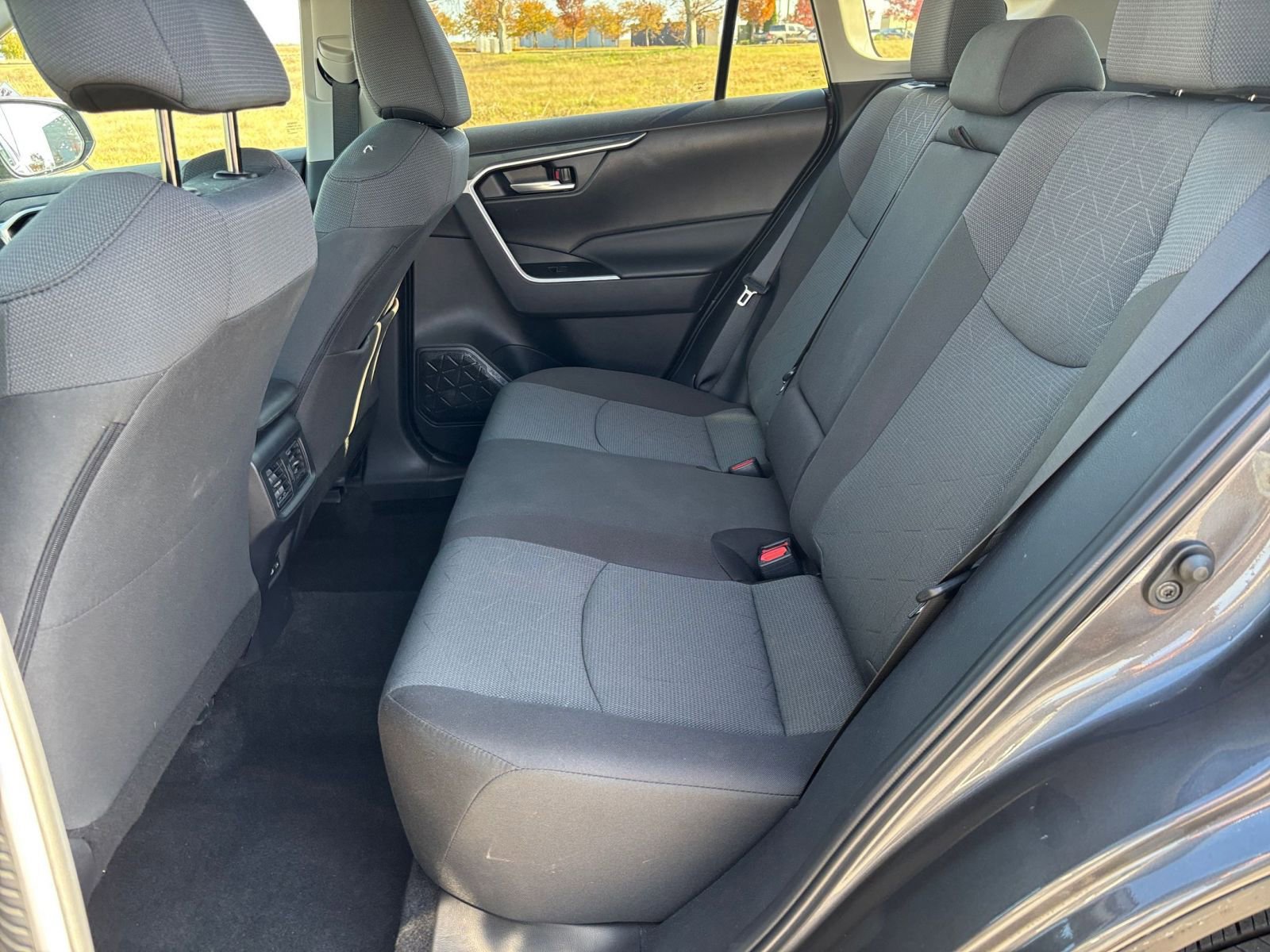 Thumbnail: 2025 Toyota RAV4 - 25