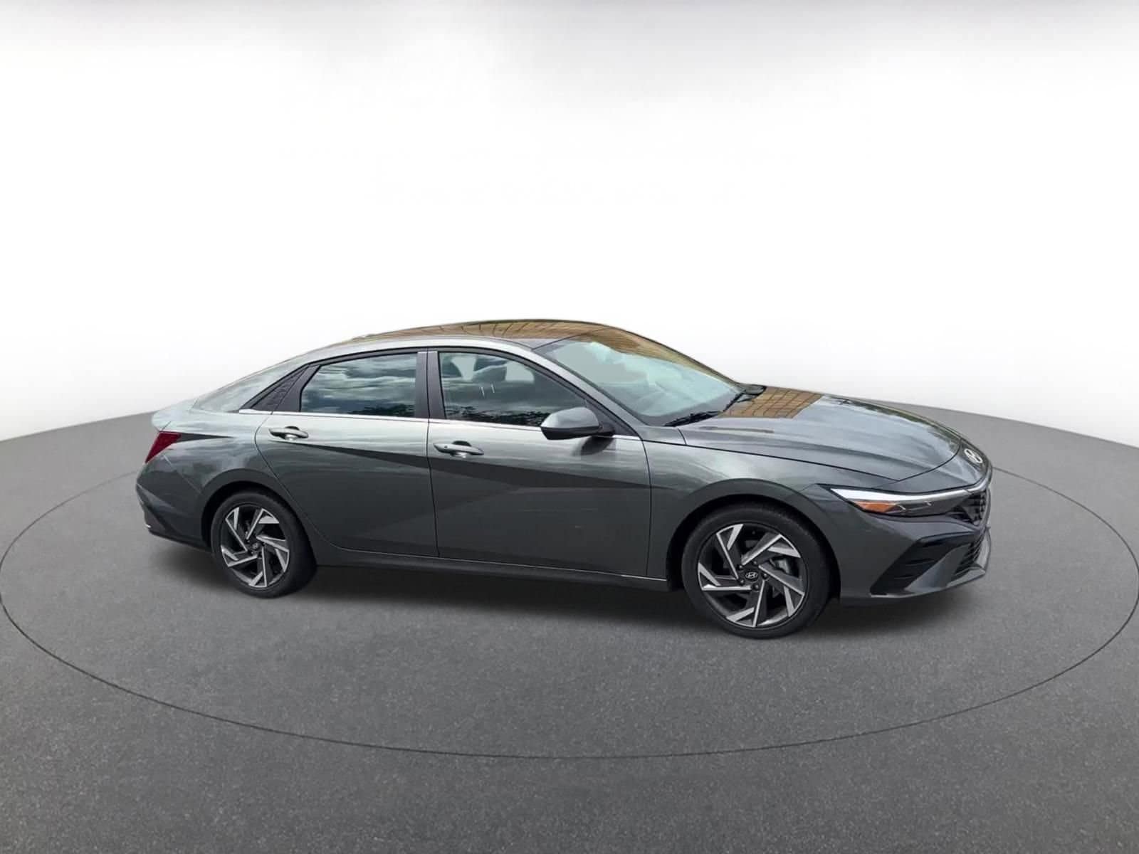 Thumbnail: 2025 Hyundai Elantra - 2