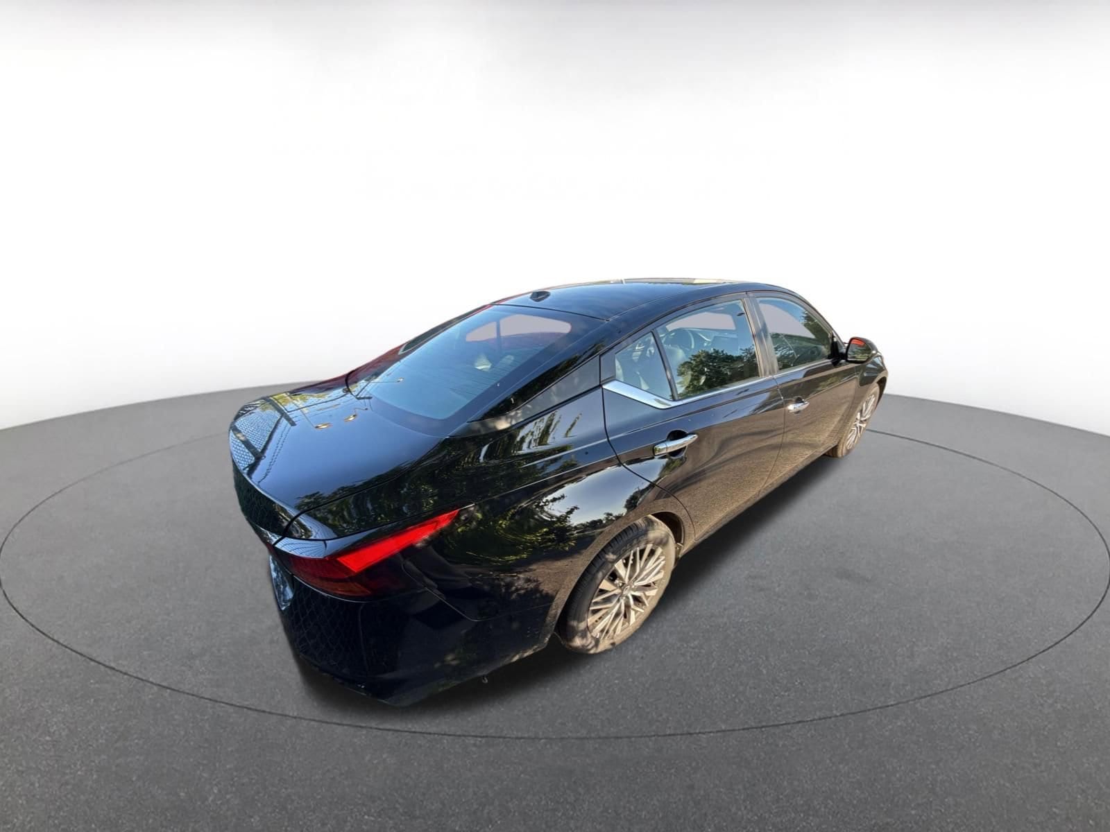 Thumbnail: 2025 Nissan Altima - 15