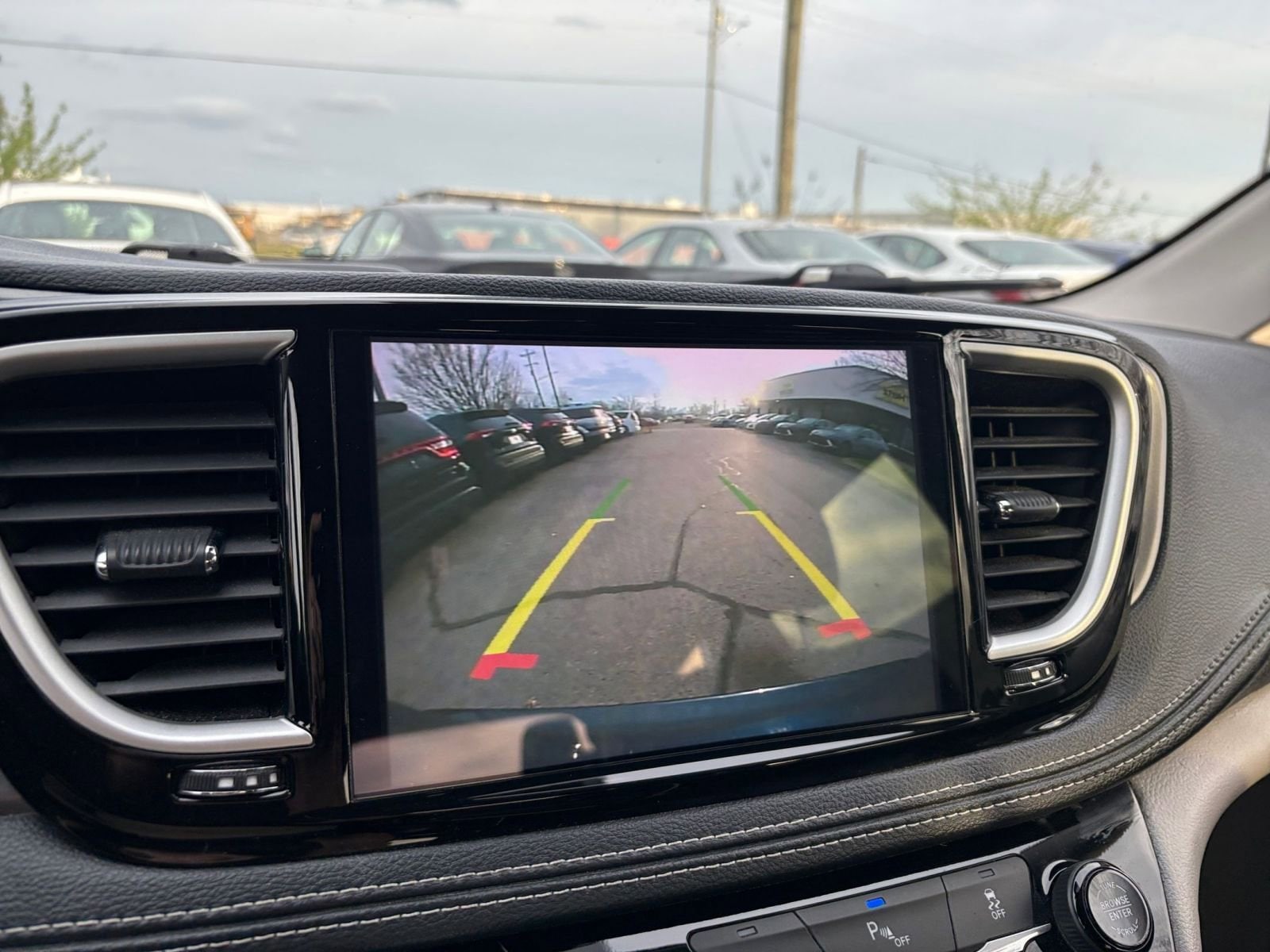 Thumbnail: 2023 Chrysler Pacifica - 27