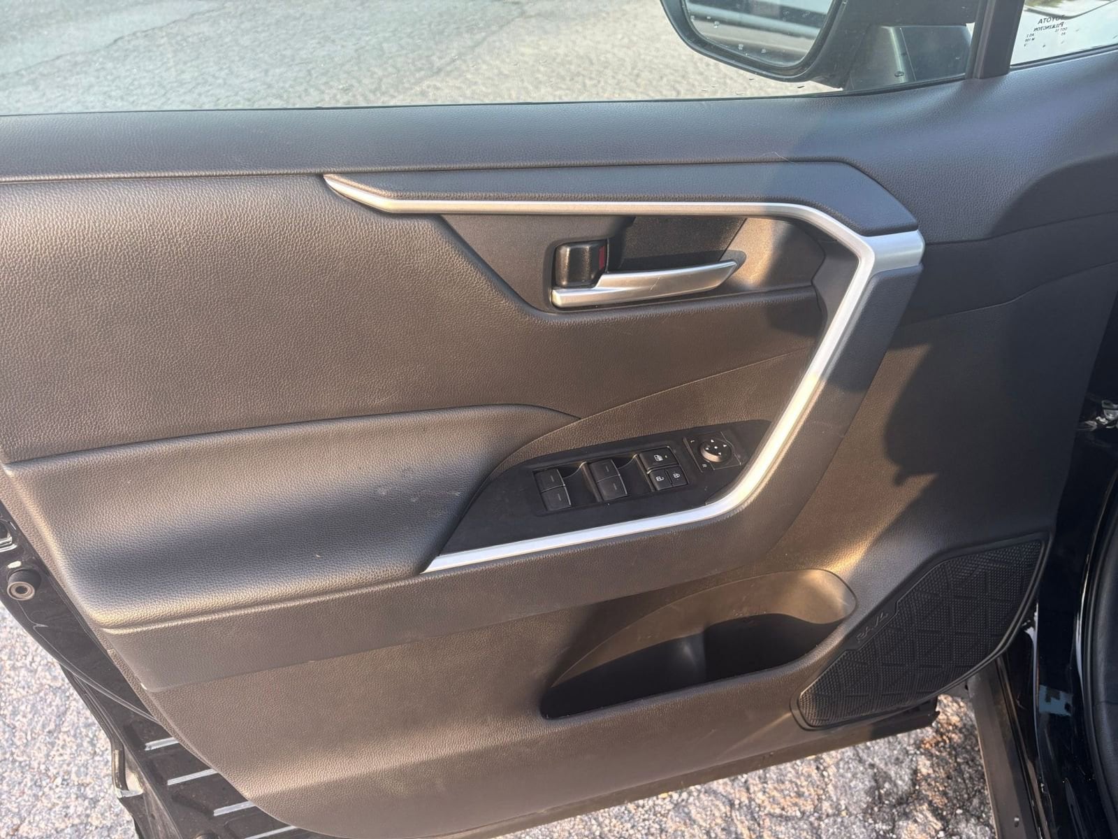 Thumbnail: 2025 Toyota RAV4 - 20