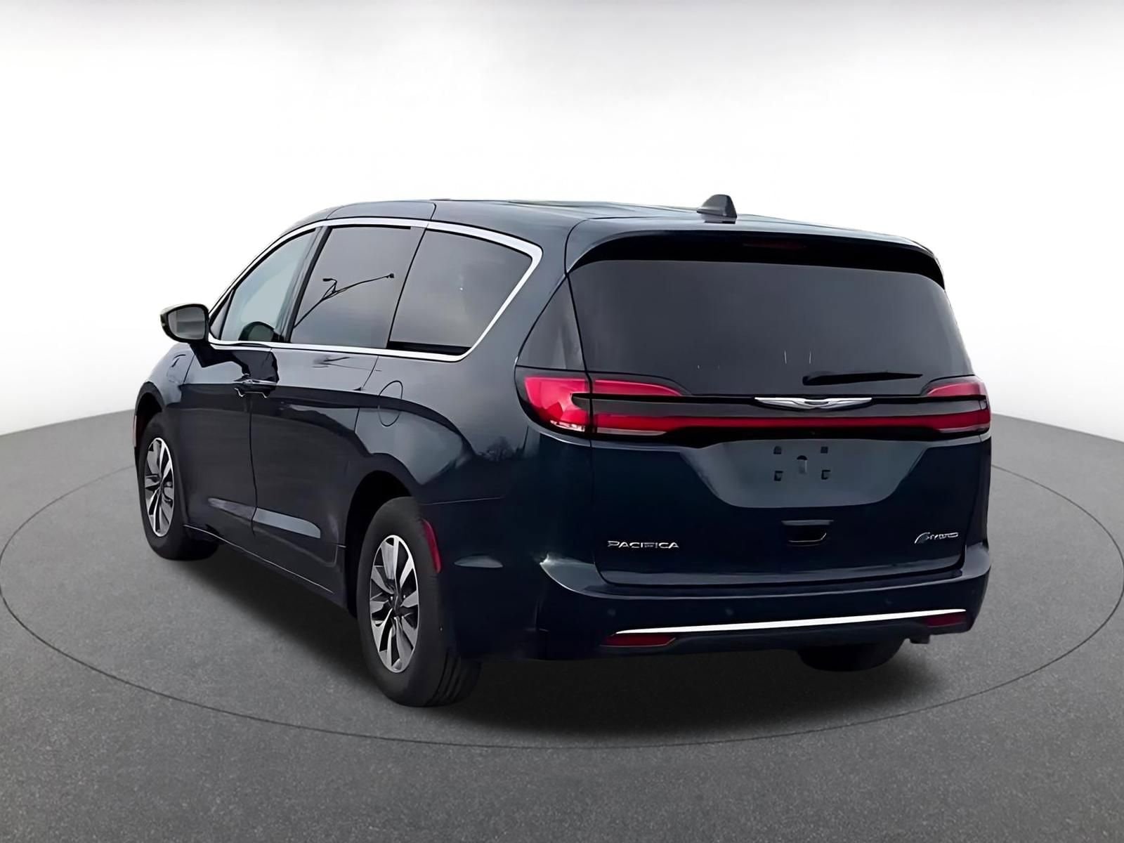 Thumbnail: 2023 Chrysler Pacifica - 11