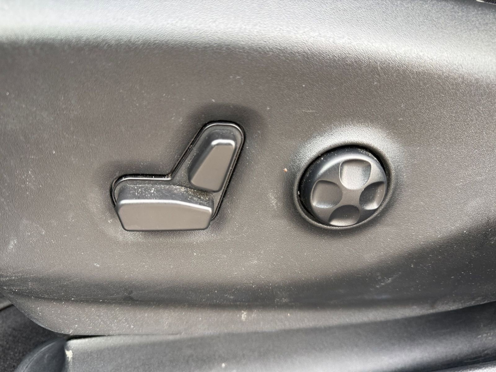 Thumbnail: 2025 Chrysler Pacifica - 23