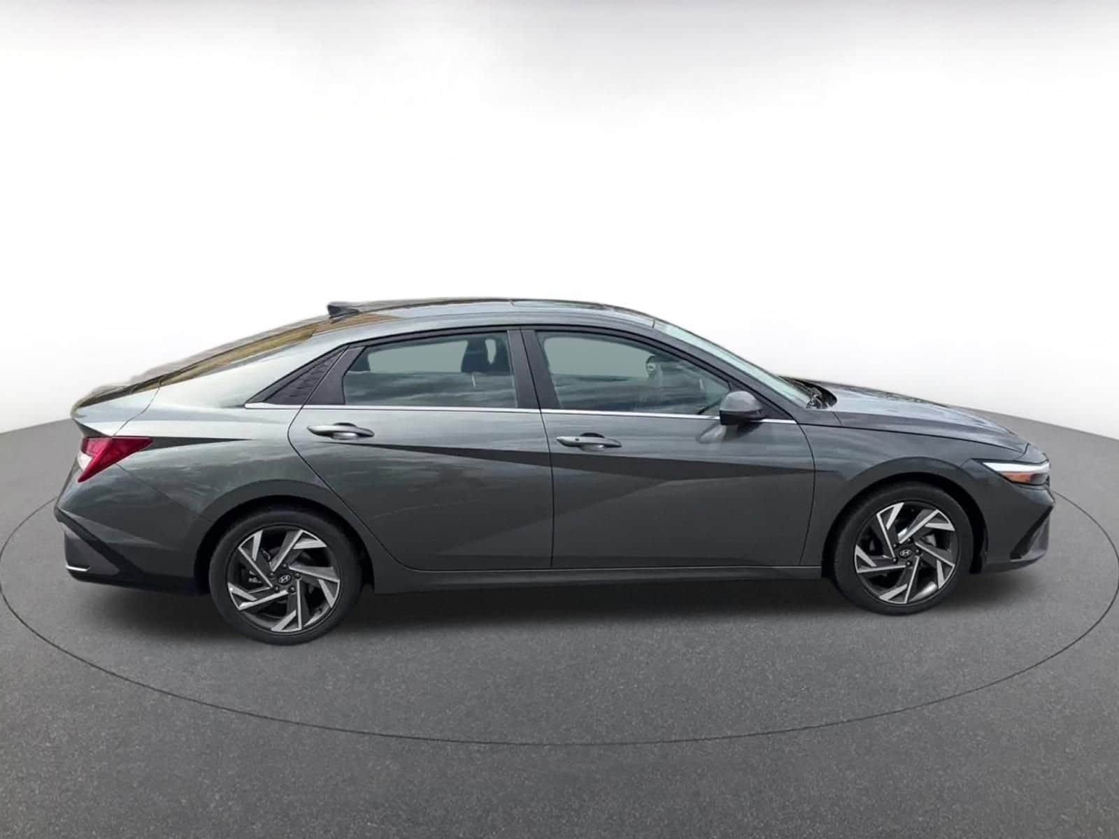 Thumbnail: 2025 Hyundai Elantra - 16