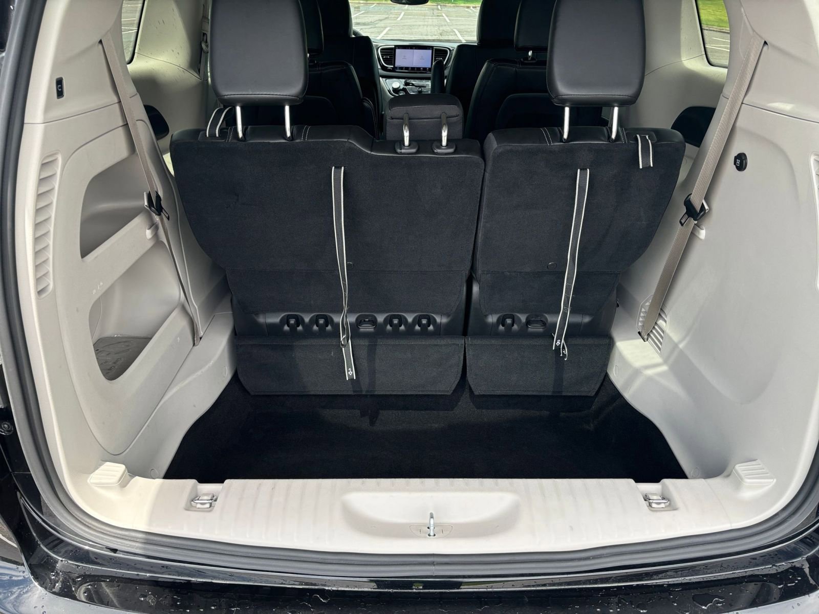 Thumbnail: 2024 Chrysler Pacifica - 34