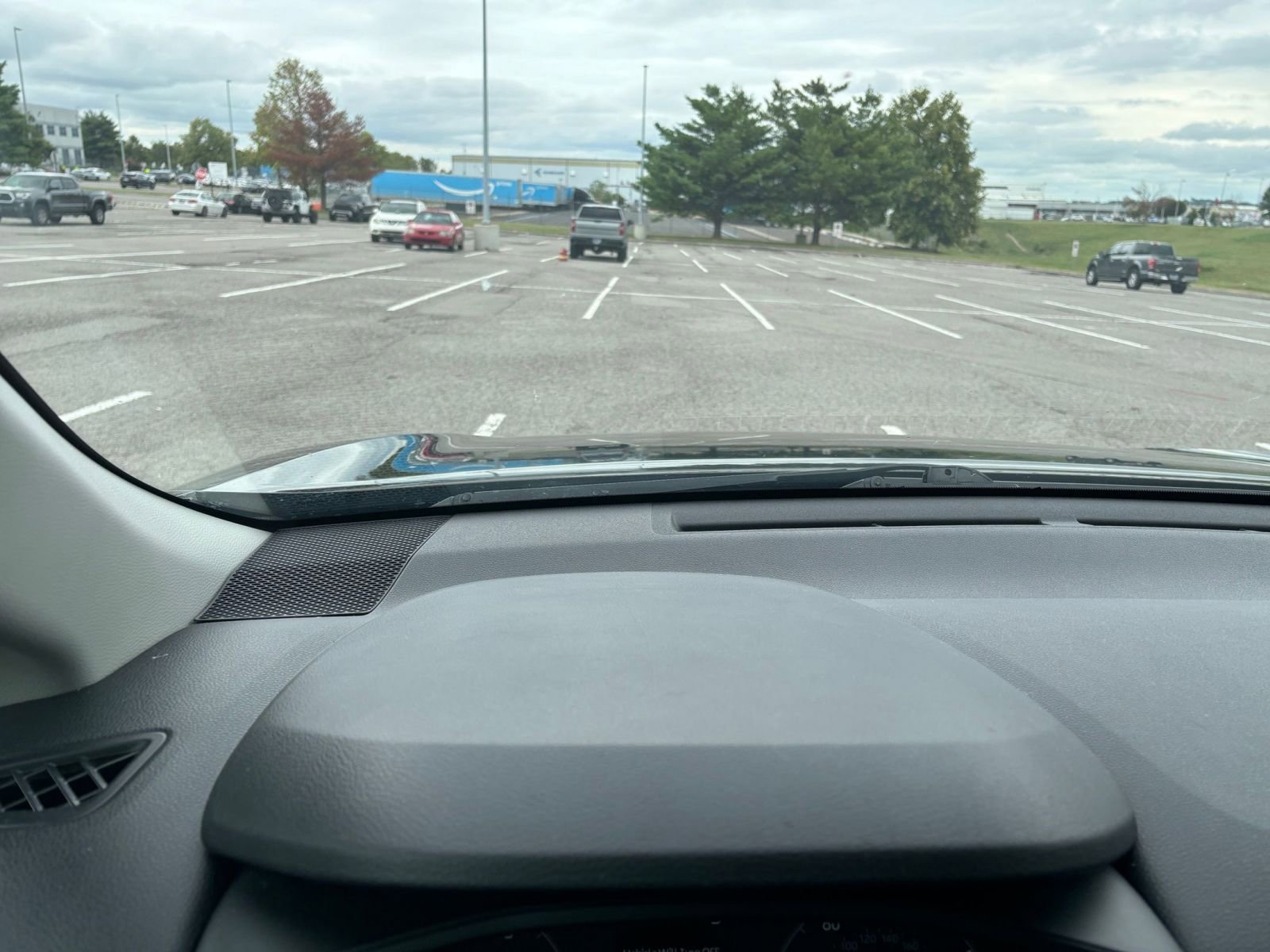 Thumbnail: 2025 Toyota Corolla Cross - 33