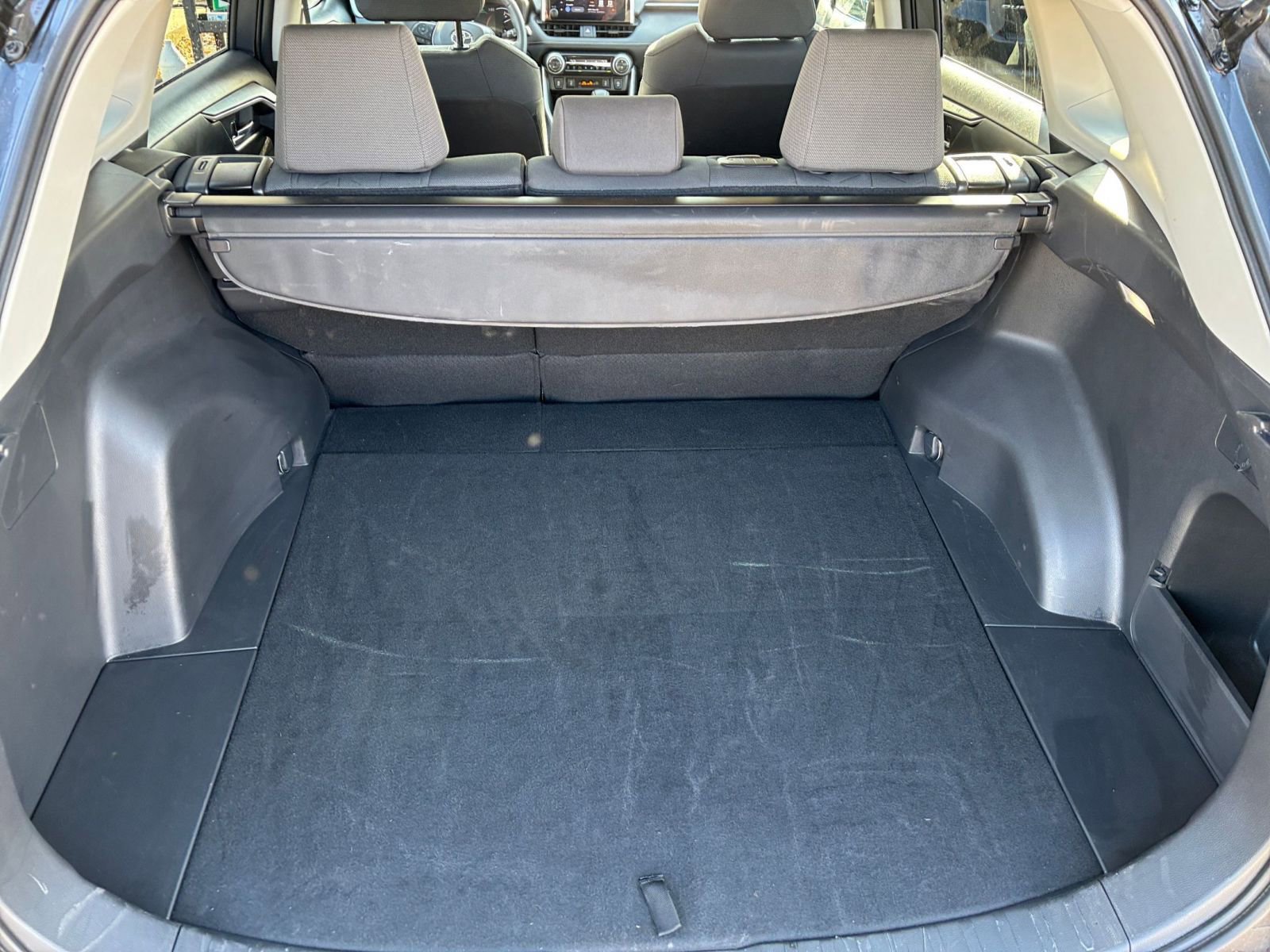 Thumbnail: 2025 Toyota RAV4 - 31