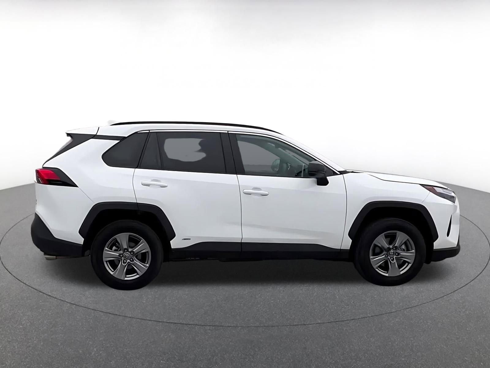 Thumbnail: 2025 Toyota RAV4 - 15