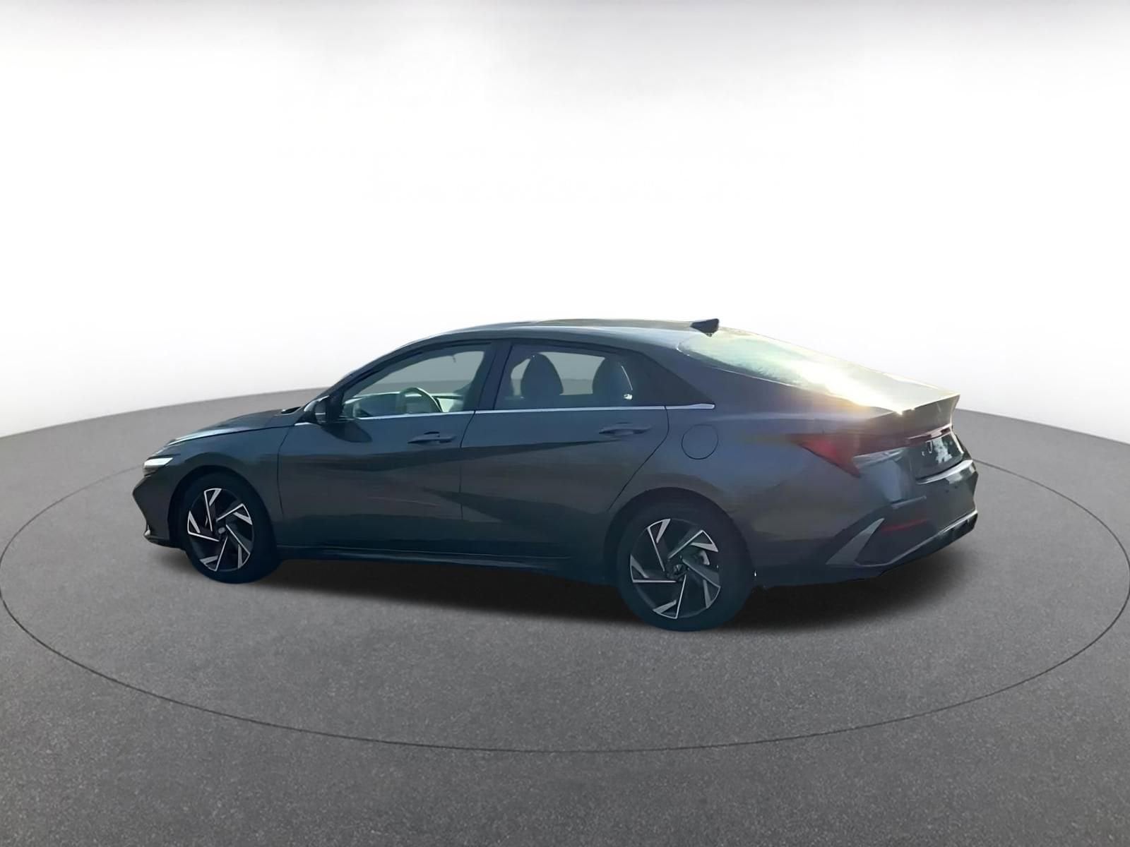 Thumbnail: 2025 Hyundai Elantra - 10