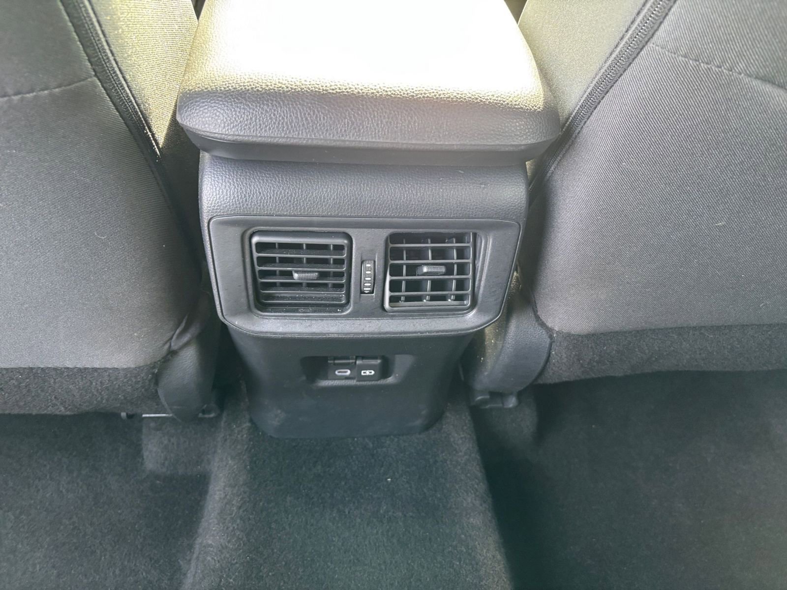 Thumbnail: 2025 Toyota RAV4 - 24