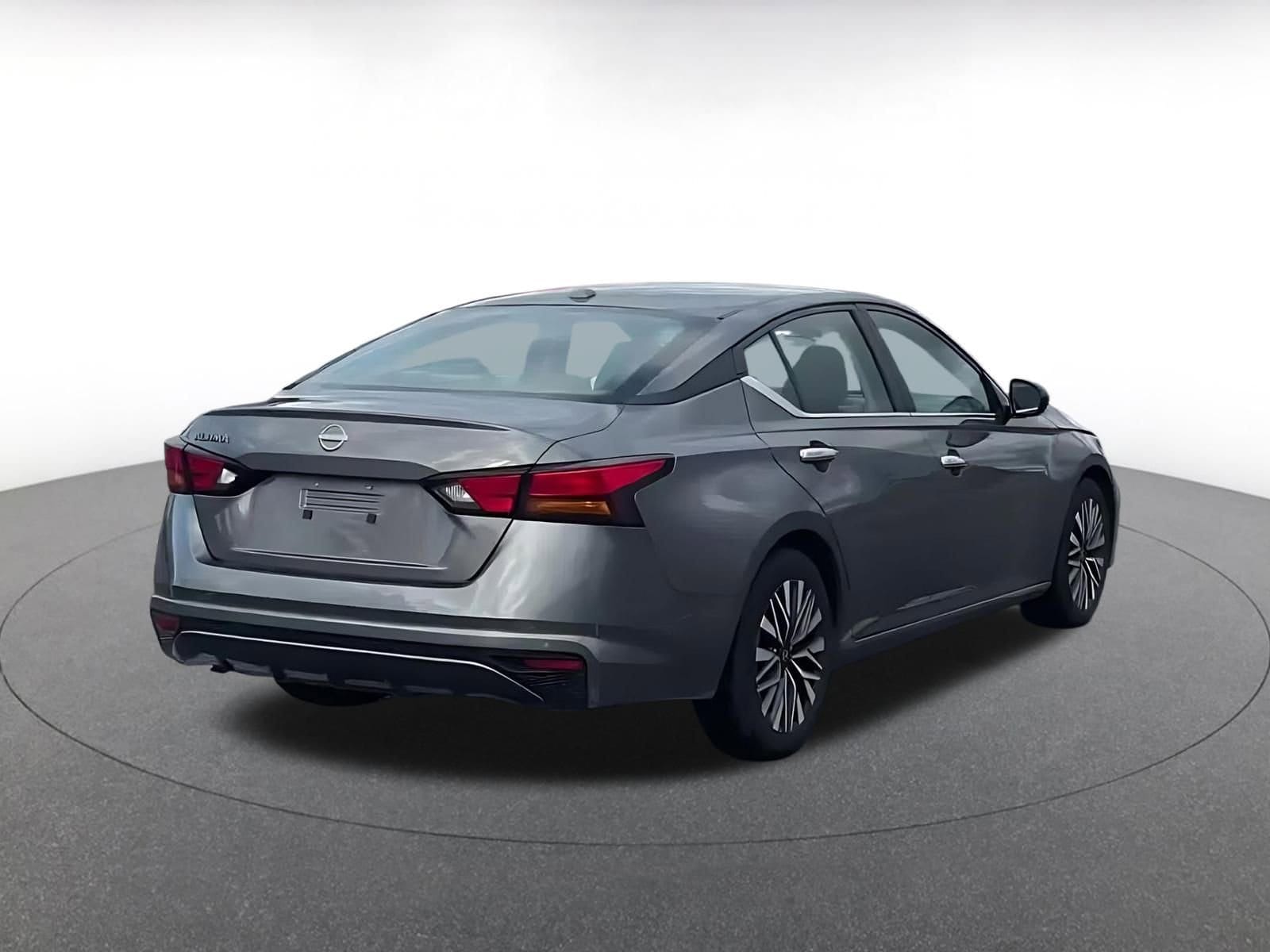 Thumbnail: 2025 Nissan Altima - 14