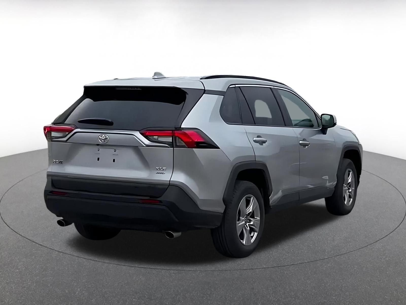 Thumbnail: 2025 Toyota RAV4 - 15