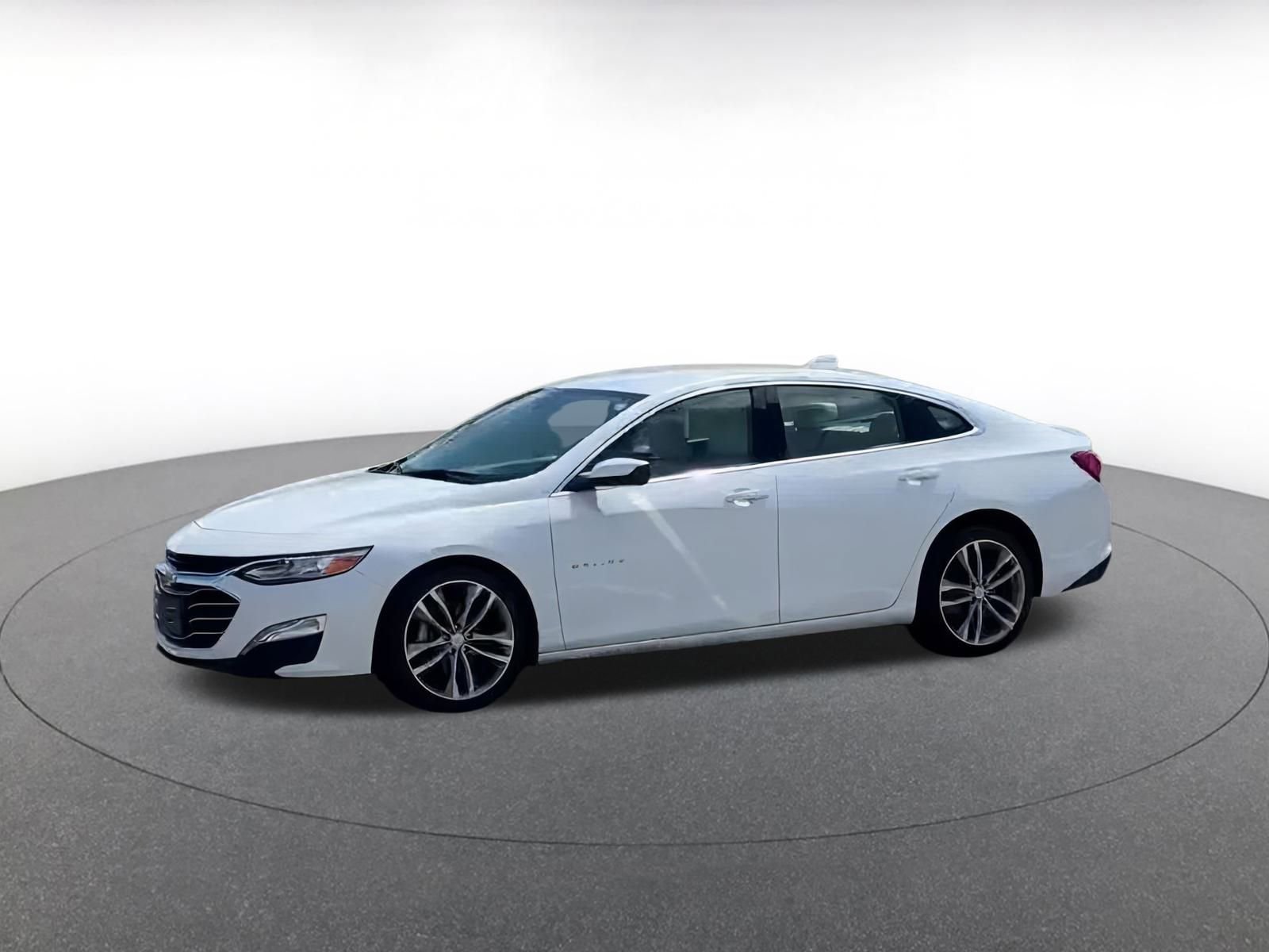 Thumbnail: 2024 Chevrolet Malibu - 4