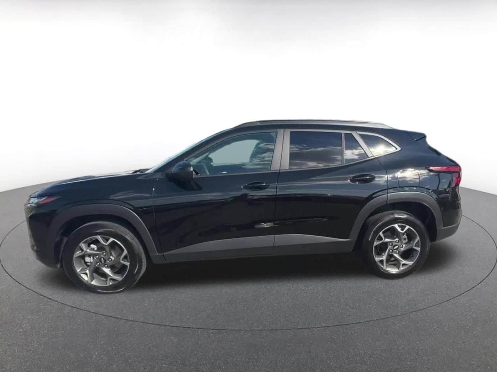 Thumbnail: 2025 Chevrolet Trax - 9