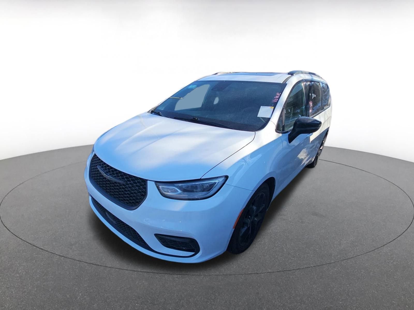 Thumbnail: 2025 Chrysler Pacifica - 3