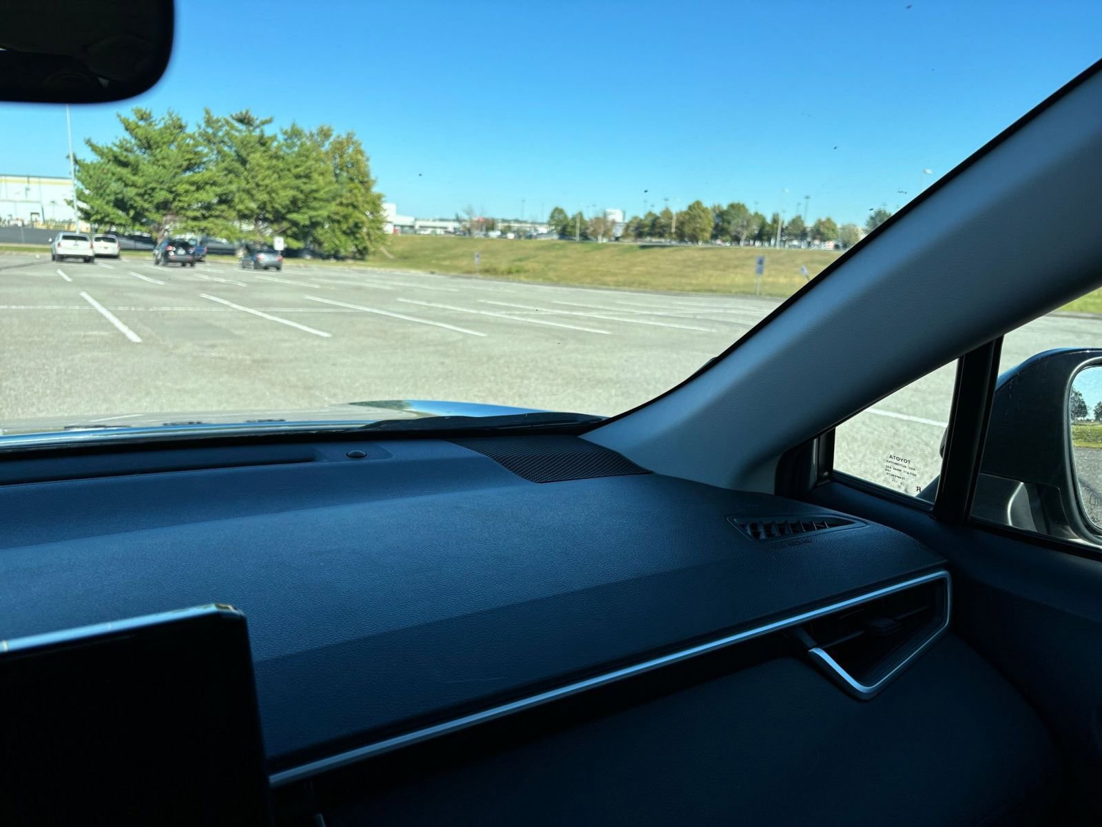 Thumbnail: 2025 Toyota Corolla Cross - 34