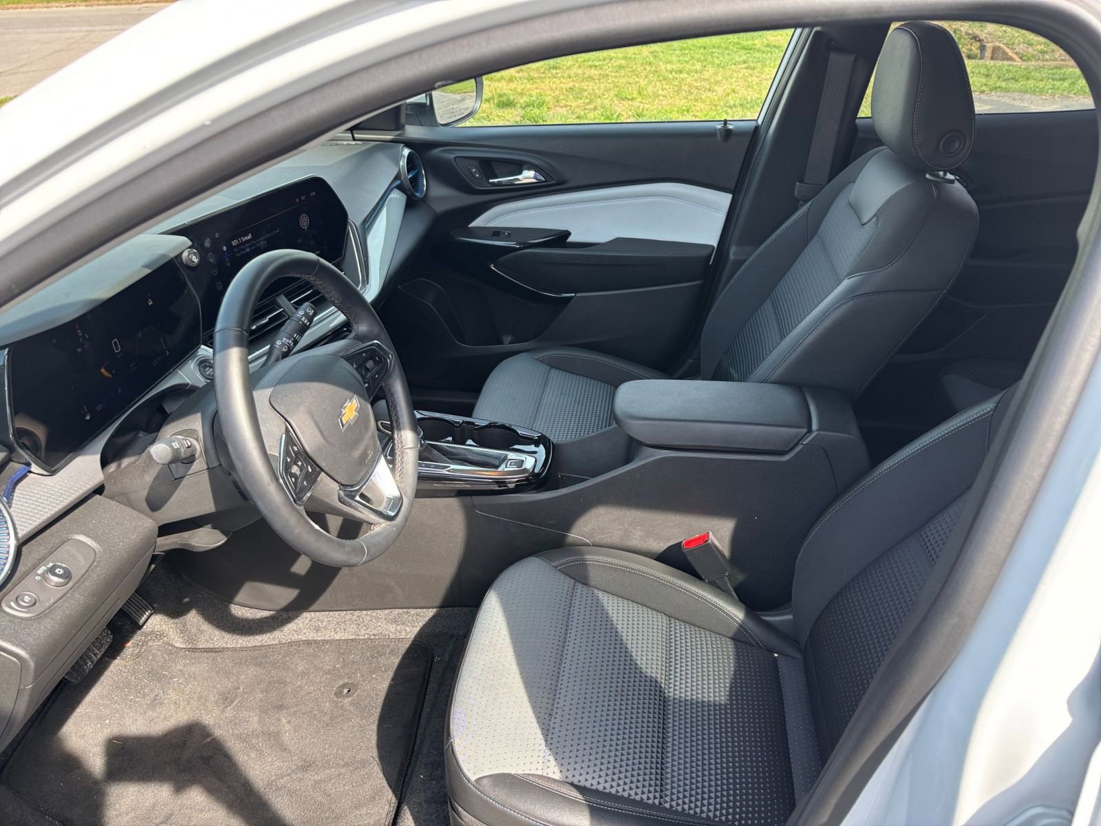 Thumbnail: 2025 Chevrolet Trax - 25