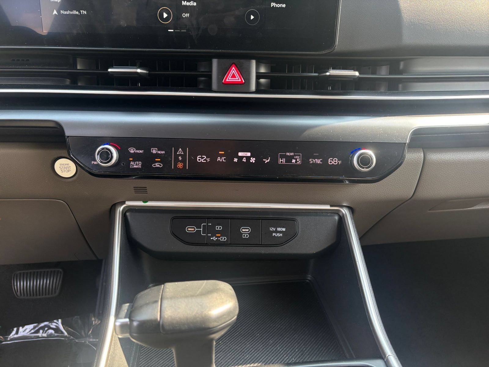 Thumbnail: 2026 Kia Carnival - 16