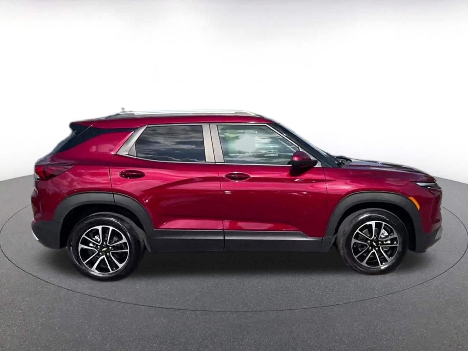 Thumbnail: 2025 Chevrolet TrailBlazer - 16