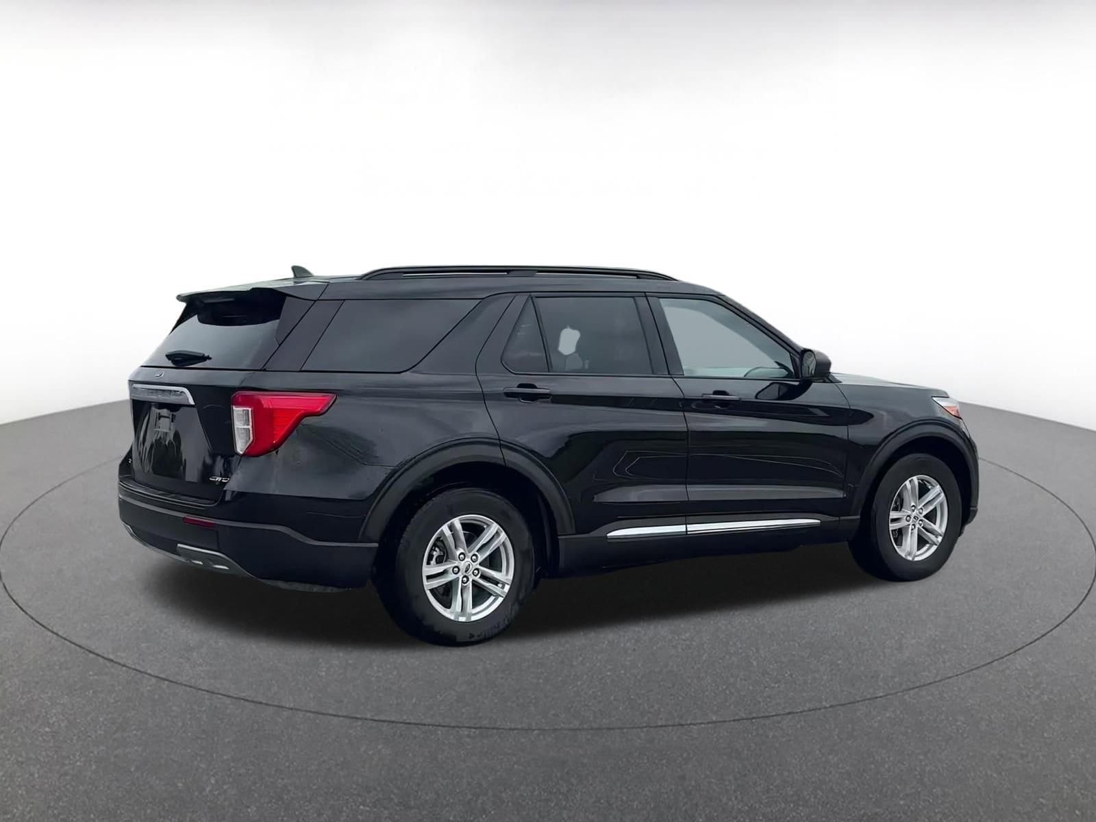 Thumbnail: 2023 Ford Explorer - 18