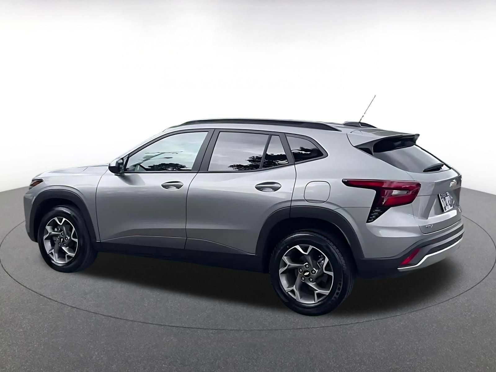 Thumbnail: 2025 Chevrolet Trax - 10