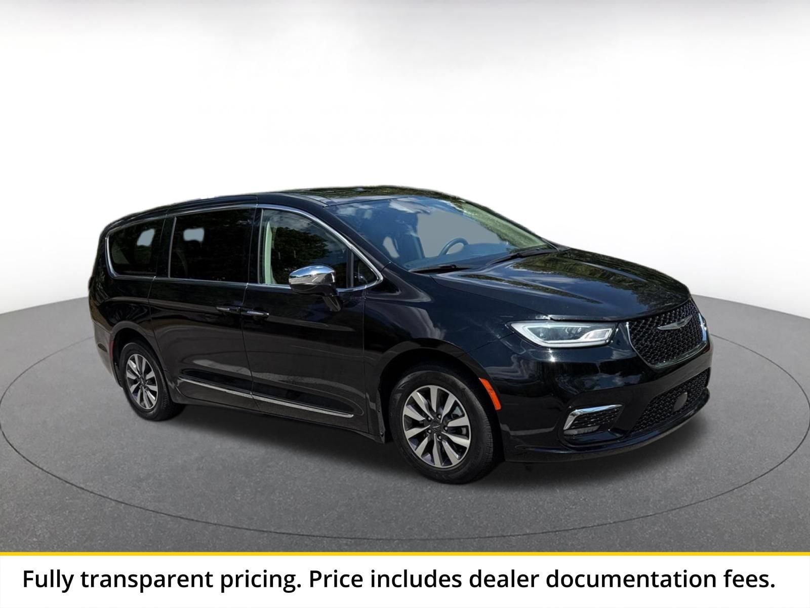 Thumbnail: 2023 Chrysler Pacifica - 1