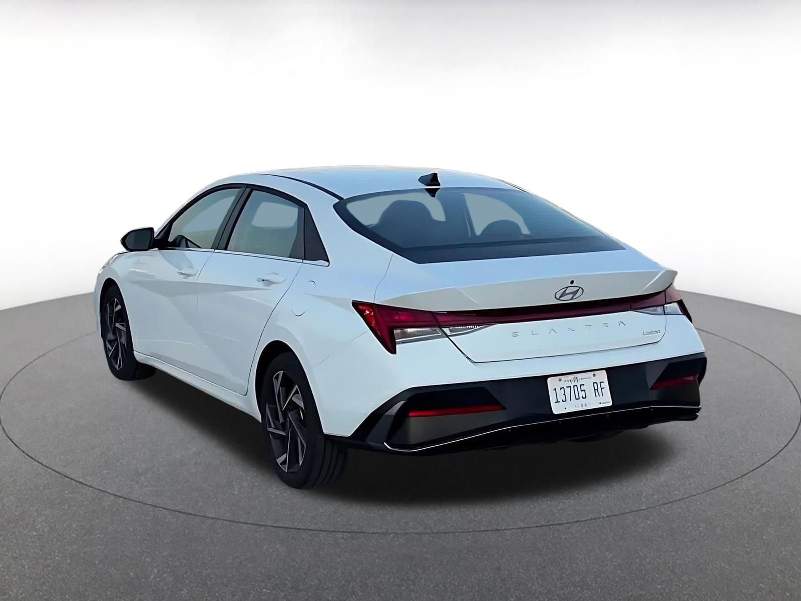 Thumbnail: 2025 Hyundai Elantra - 11