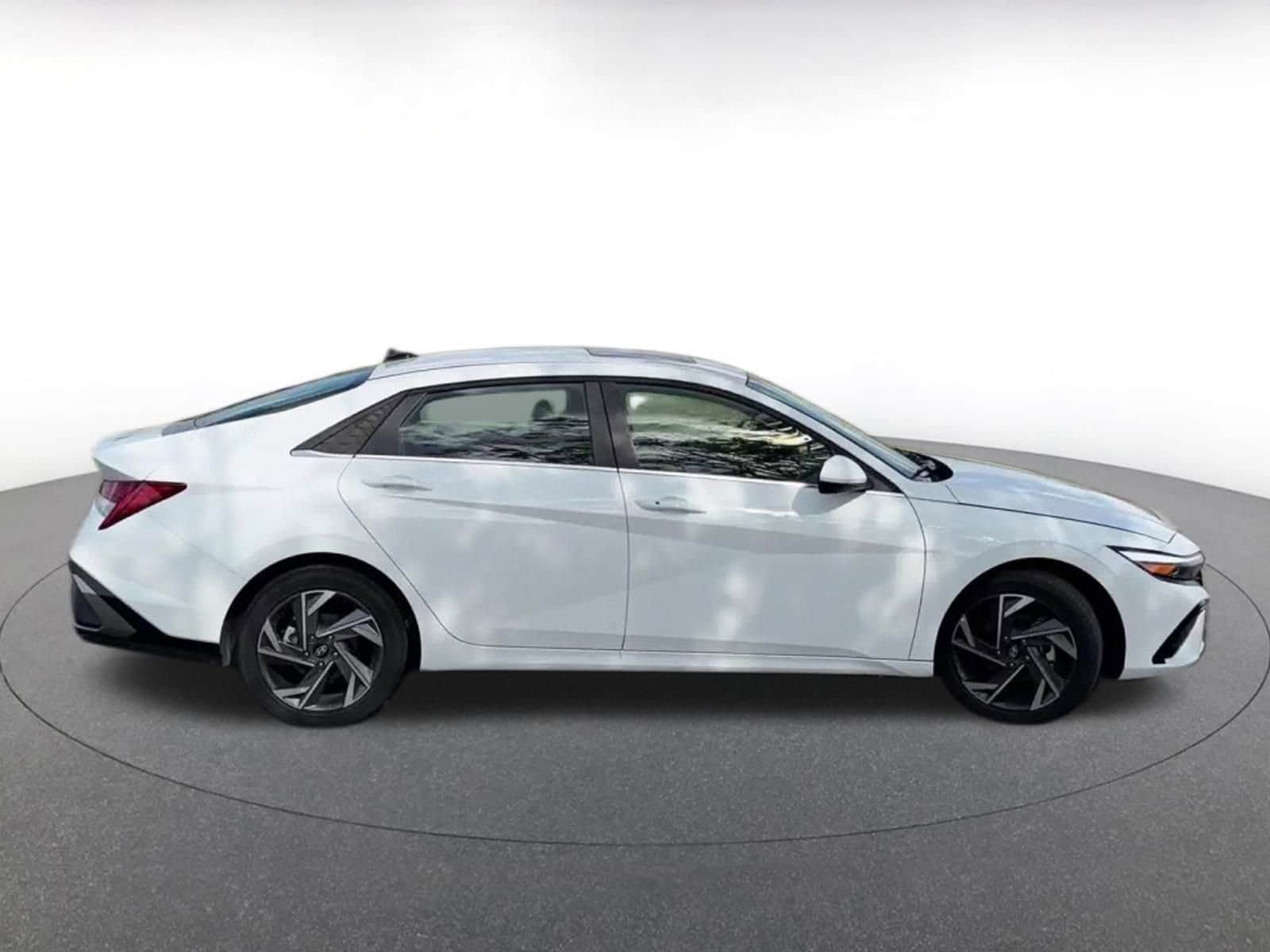 Thumbnail: 2025 Hyundai Elantra - 16