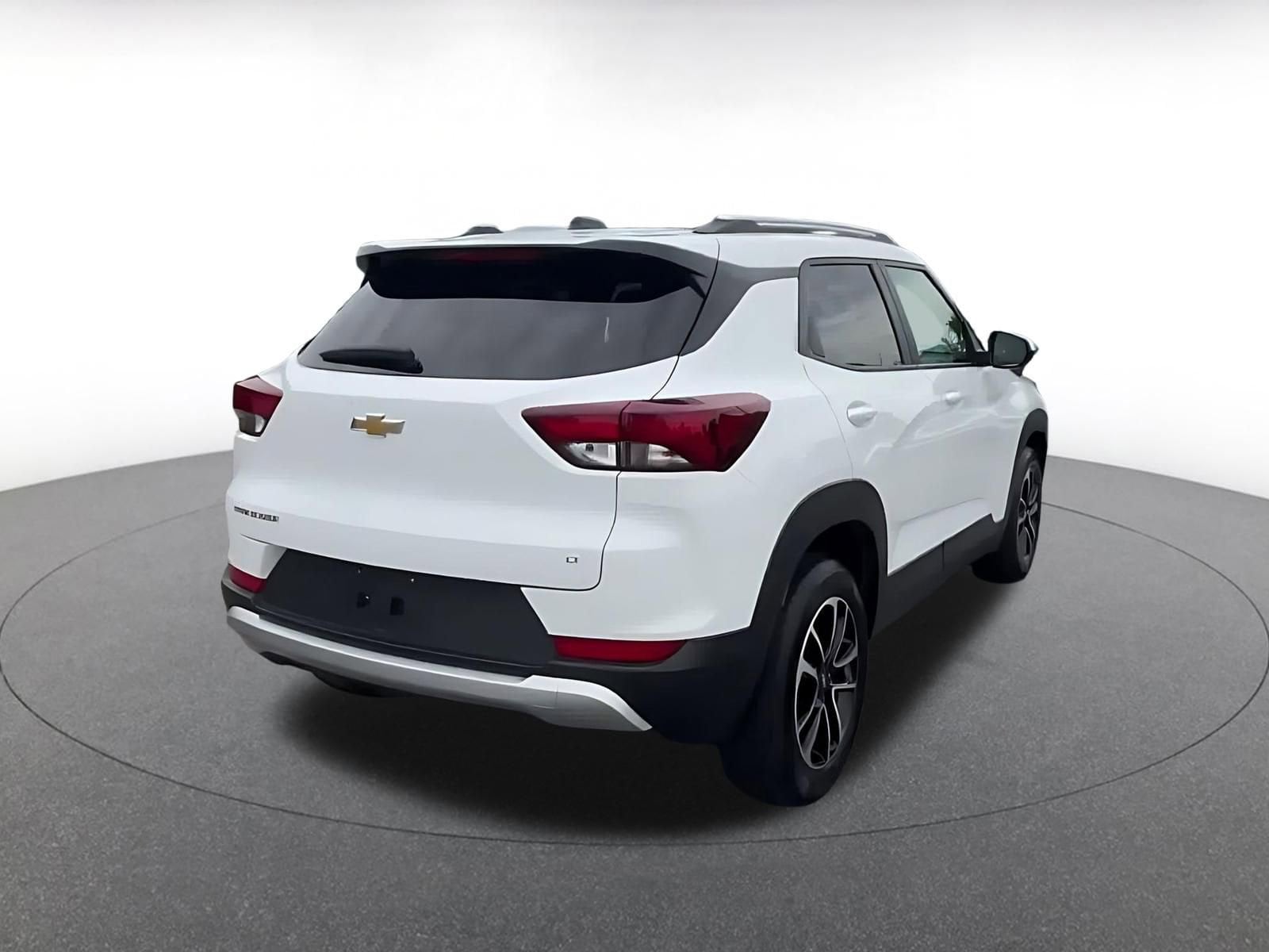 Thumbnail: 2025 Chevrolet TrailBlazer - 14
