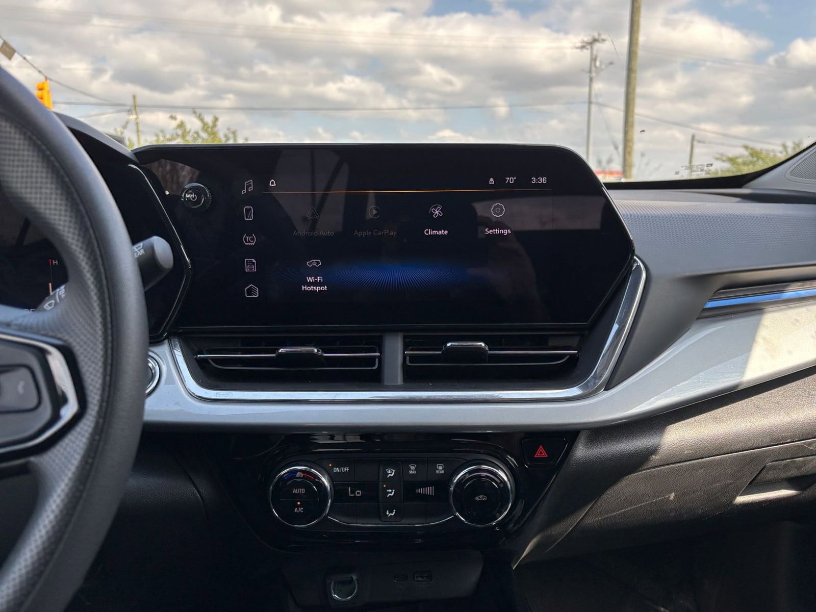 Thumbnail: 2025 Chevrolet Trax - 17