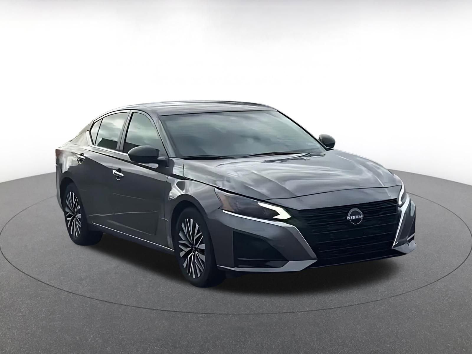 Thumbnail: 2025 Nissan Altima - 3