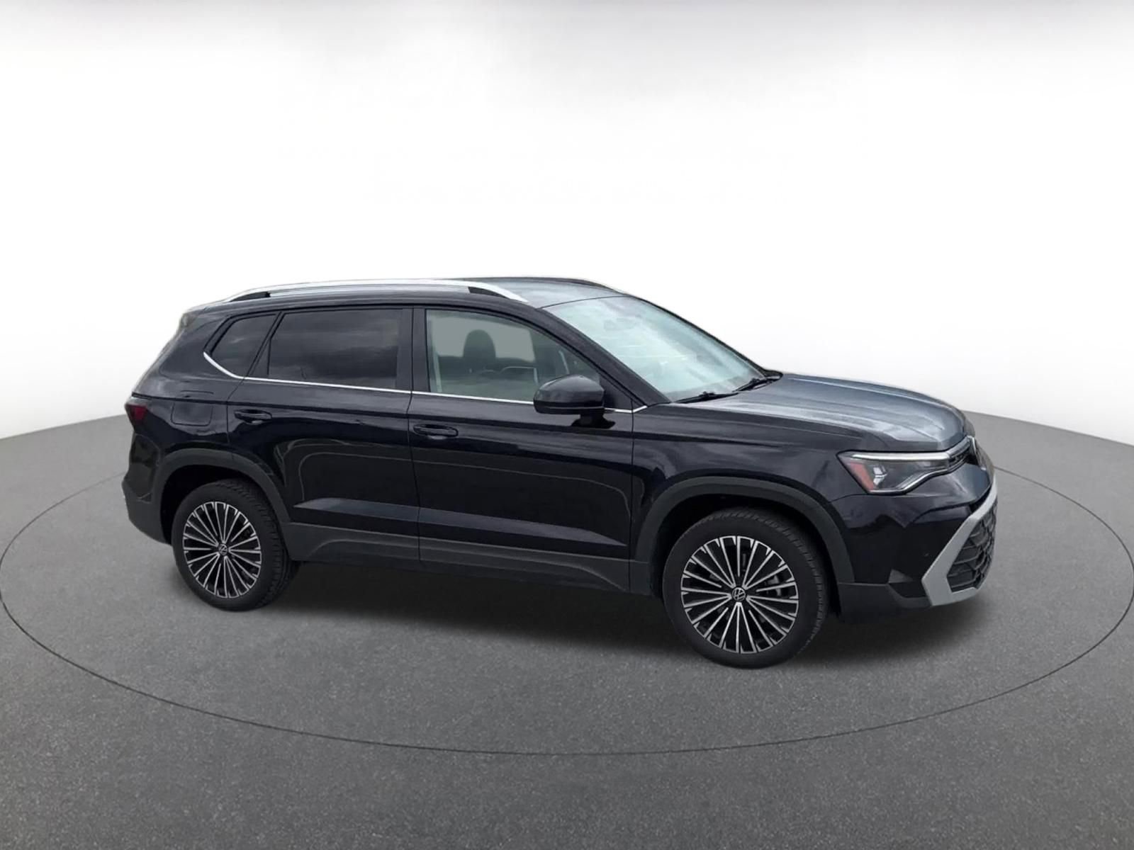 Thumbnail: 2025 Volkswagen Taos - 2