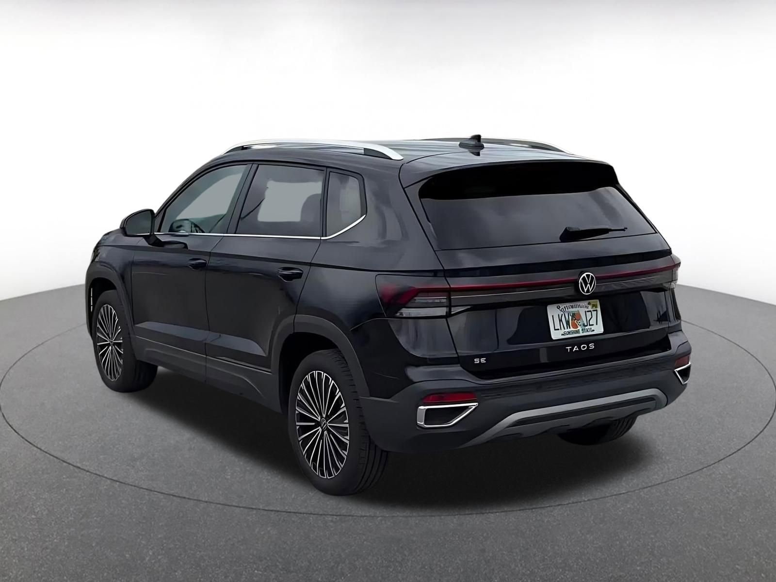 Thumbnail: 2025 Volkswagen Taos - 11