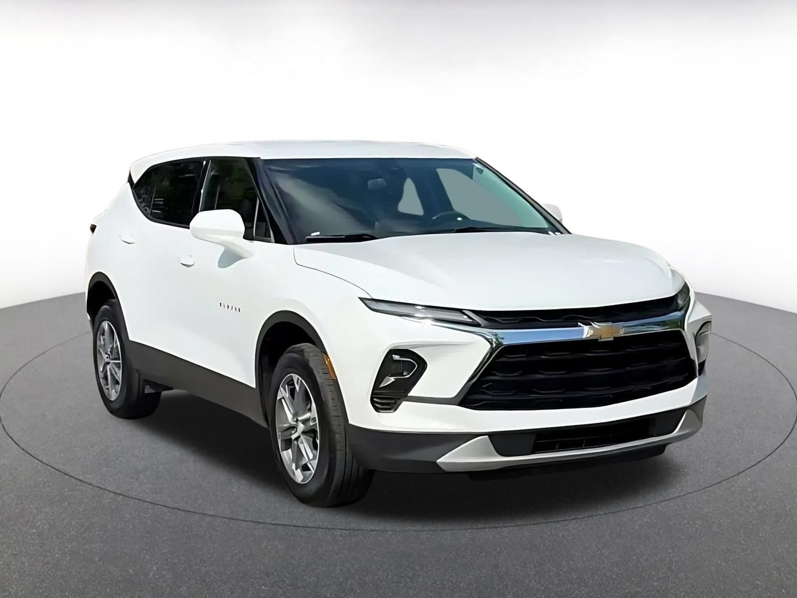 Thumbnail: 2026 Chevrolet Blazer - 3
