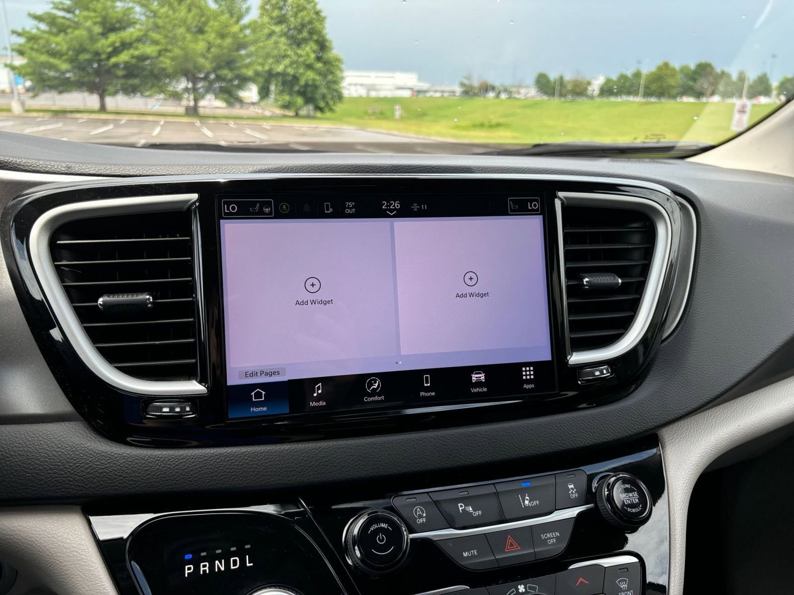 Thumbnail: 2024 Chrysler Pacifica - 23