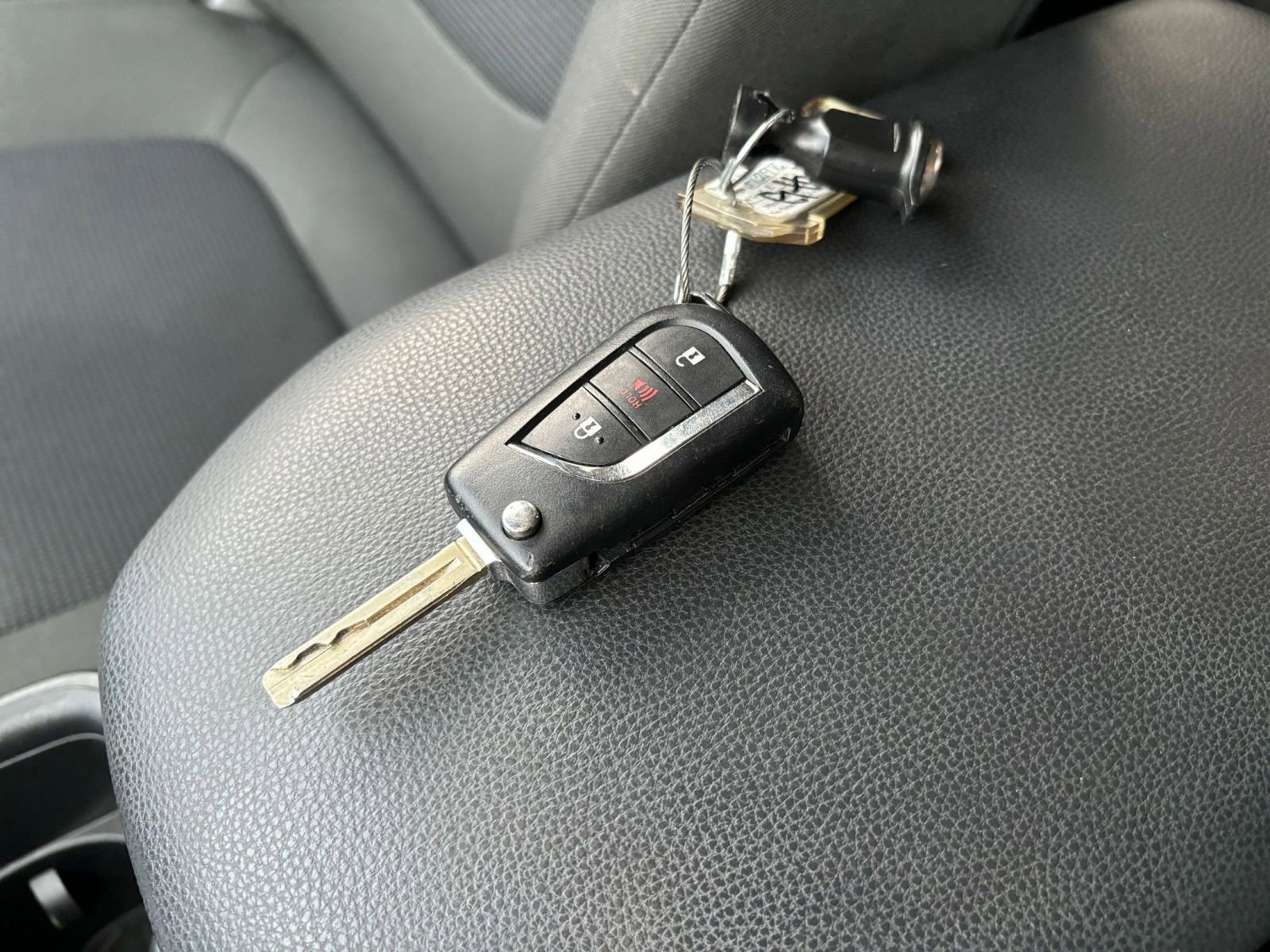 Thumbnail: 2025 Toyota RAV4 - 22