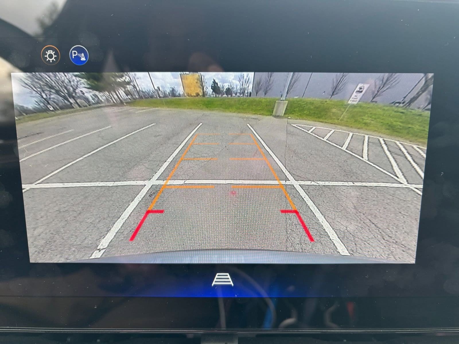 Thumbnail: 2025 Chevrolet Equinox - 24